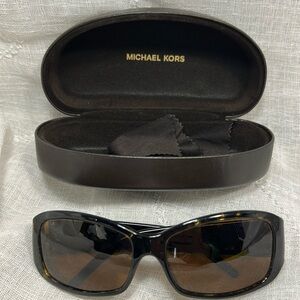 Michael Kors frames Montego Bay with case and dust cloth
